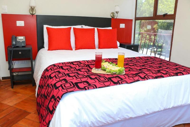 Hotel Plaza Nunoa Santiago Szoba fotó